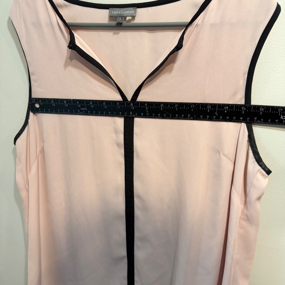 Vince Camuto Womens Blush Pink Sleeveless Split Neck Blouse Black Trim Size L - Picture 2 of 7